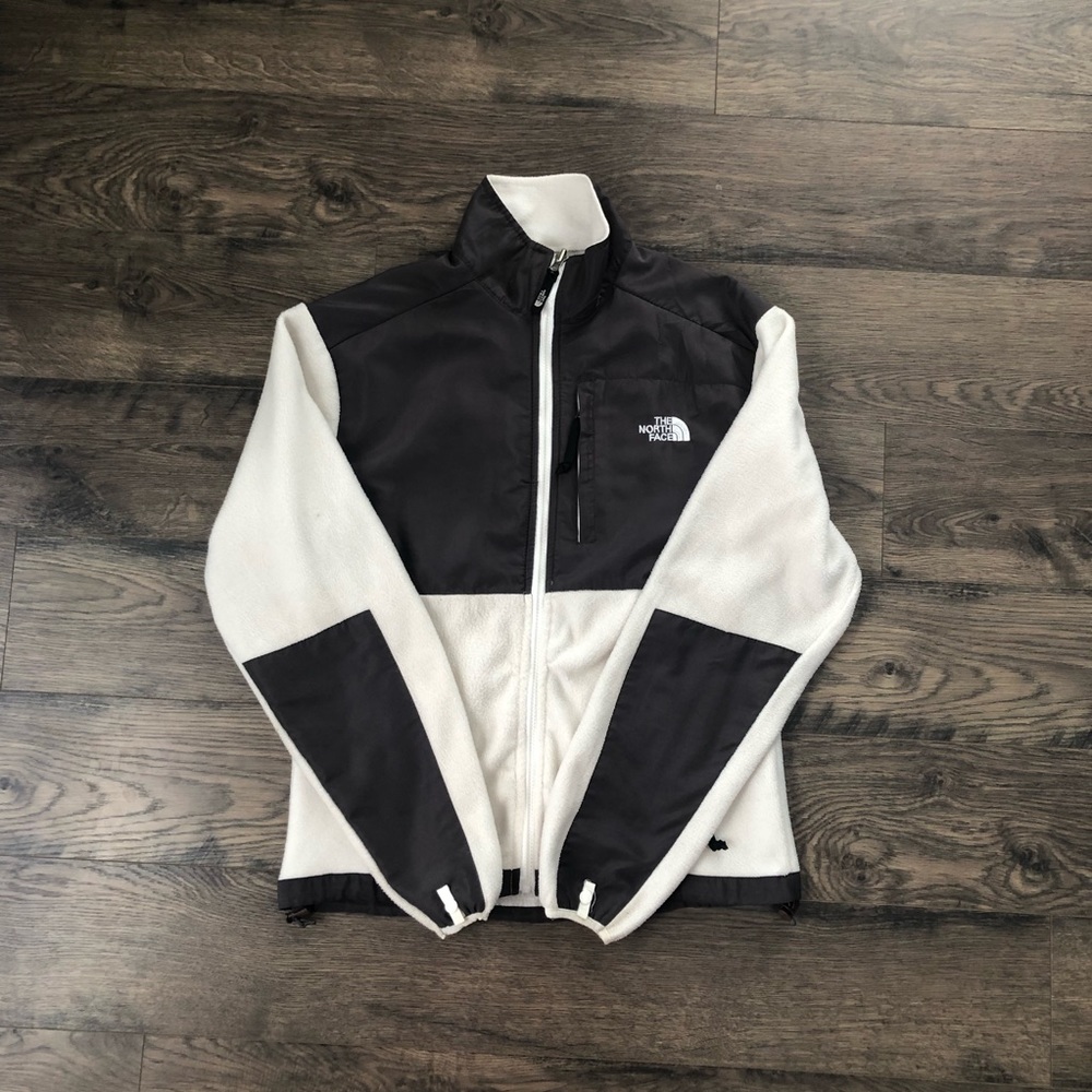 Women’s North Face Jacket. Size Medium